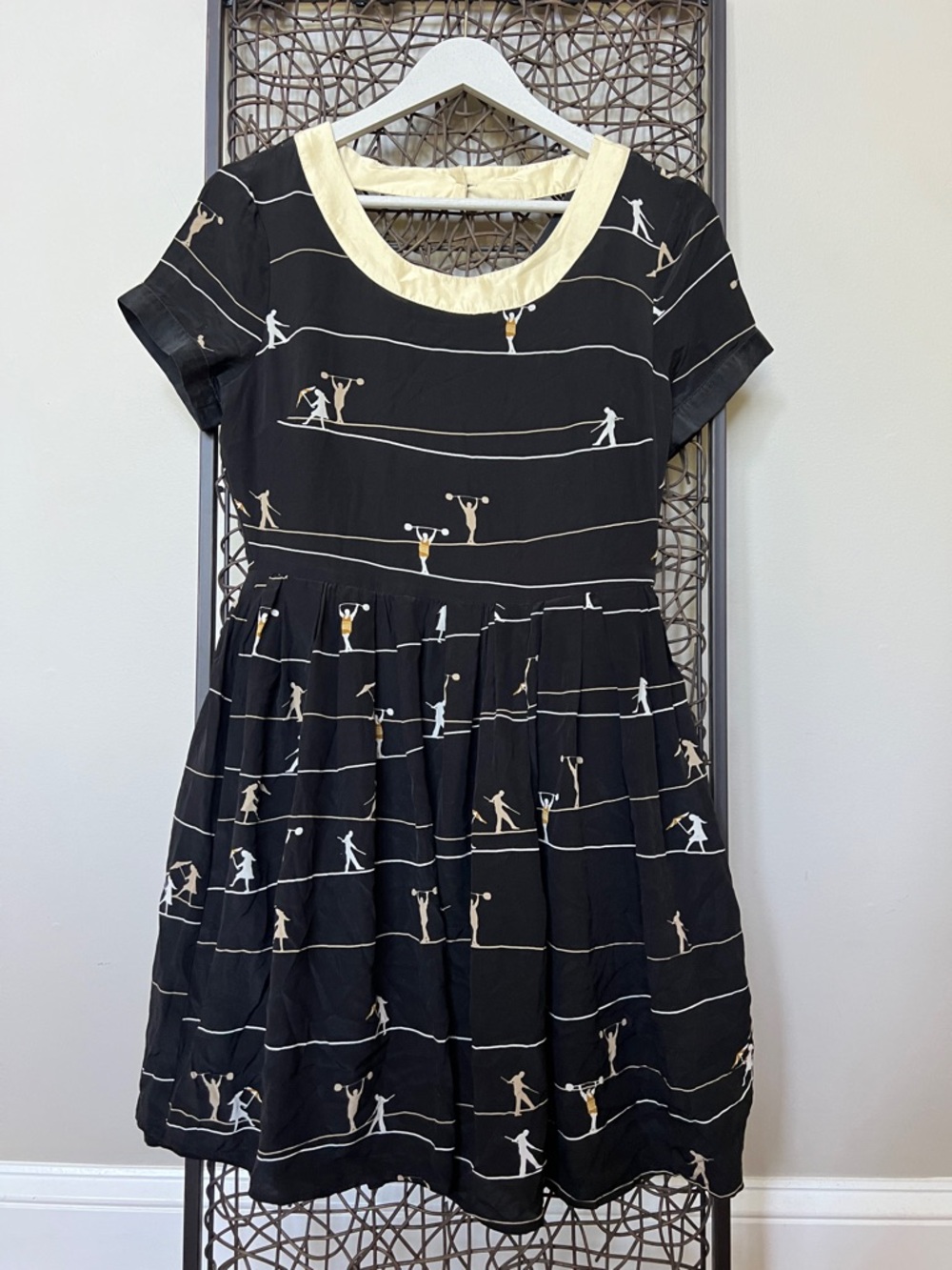 Harlyn Anthropologie RARE 100% Silk Fit Flare Mad Men Skater 60s Sexy Funeral S